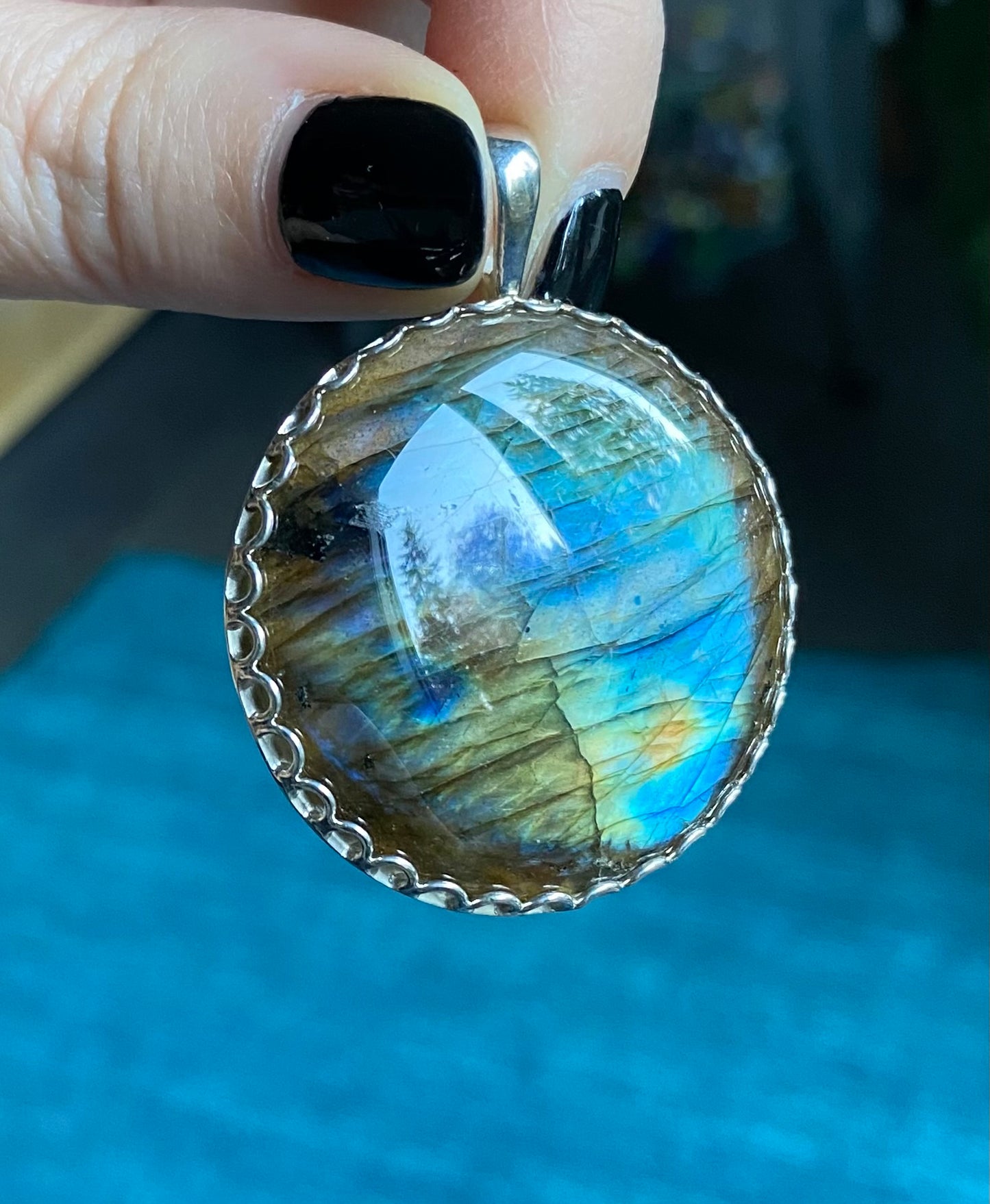 Round Labradorite Pendant