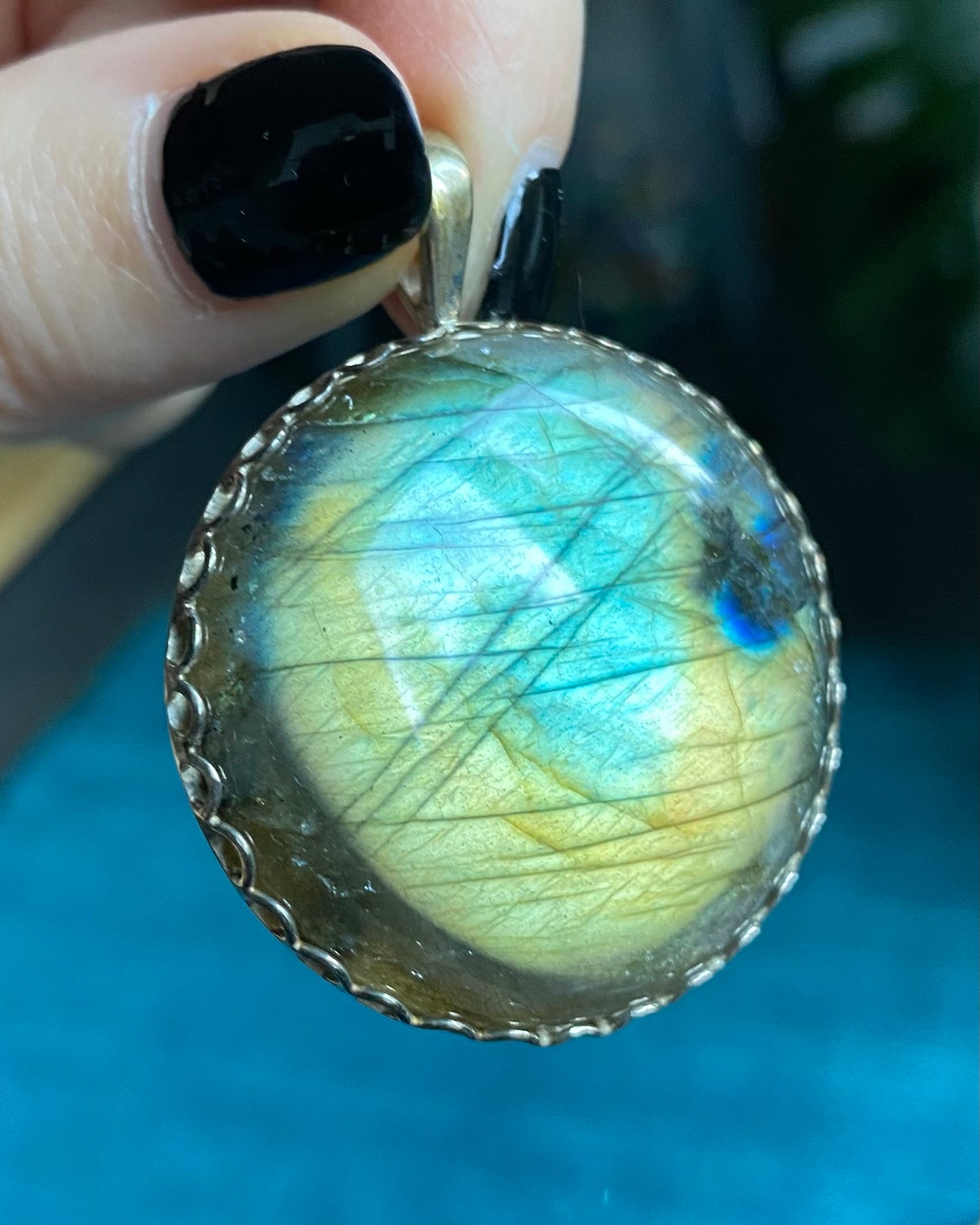 Round Labradorite Pendant