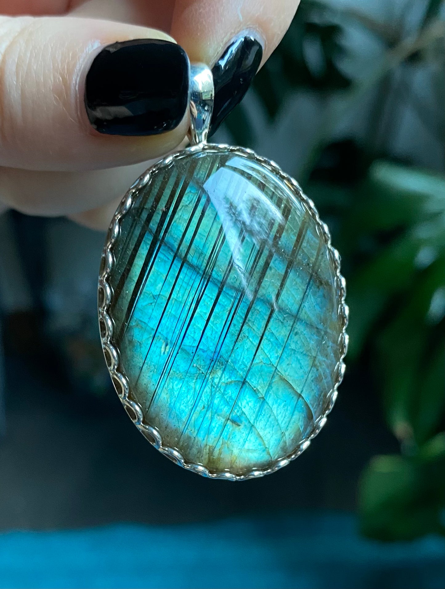 Oval Labradorite Pendant